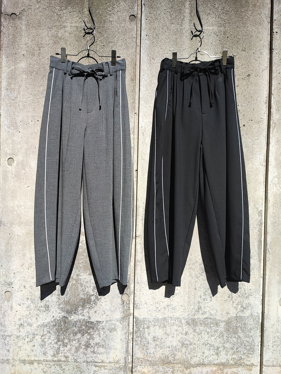 <span class="title">Pants , Pants</span>