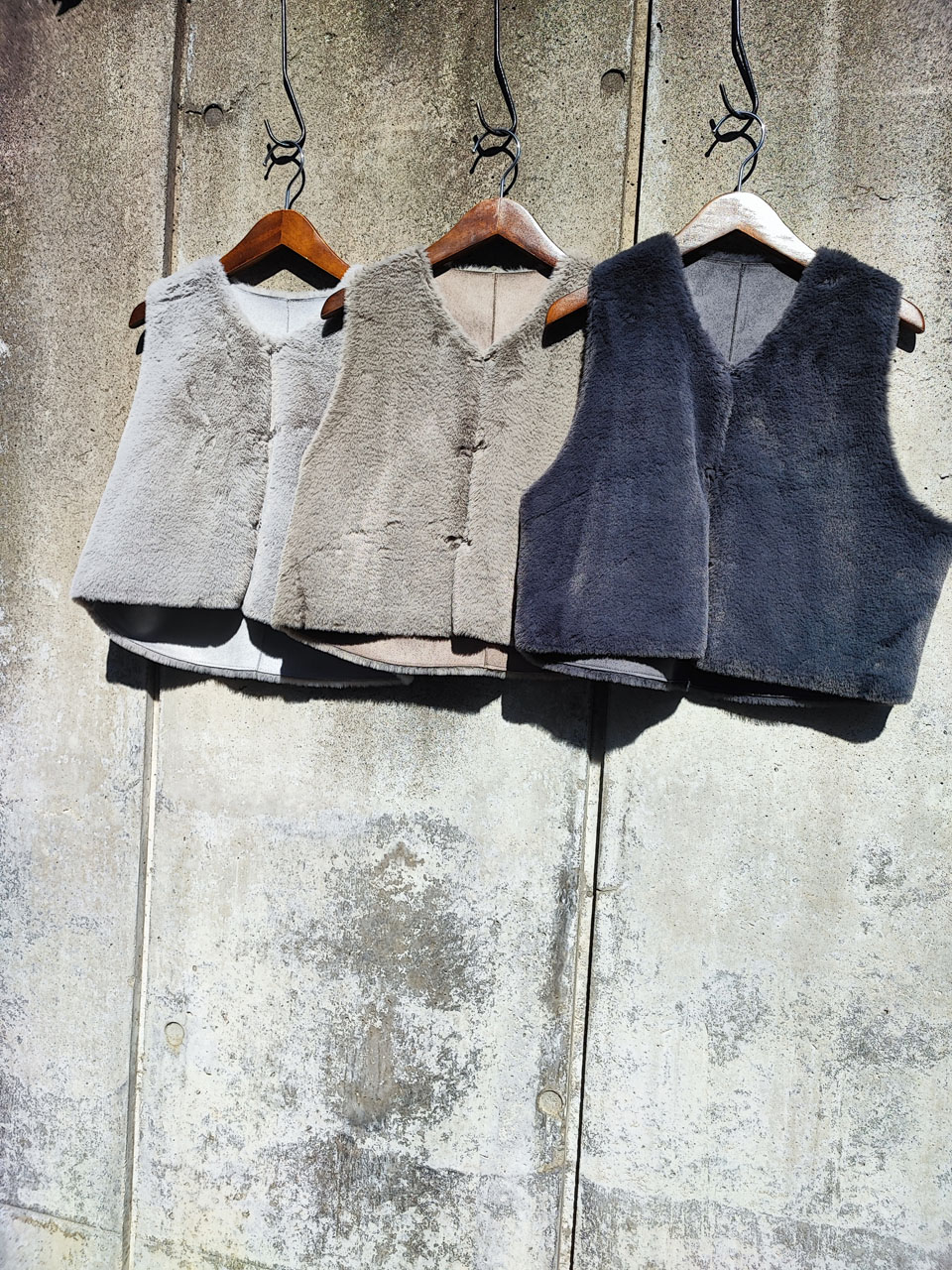 <span class="title">Reversible</span>