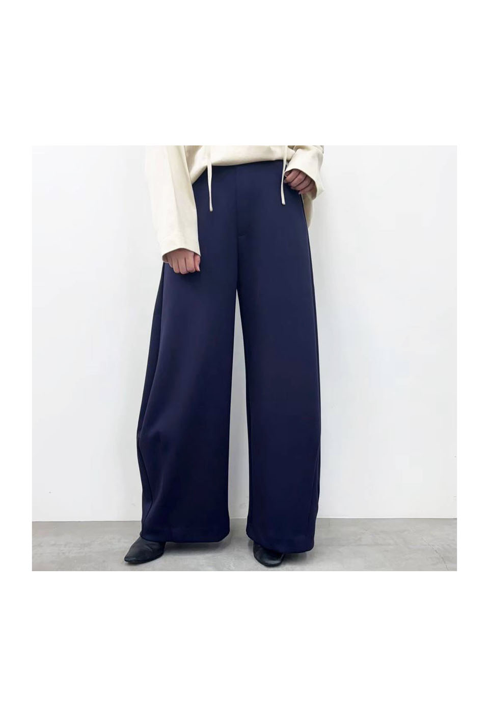 <span class="title">Pants</span>