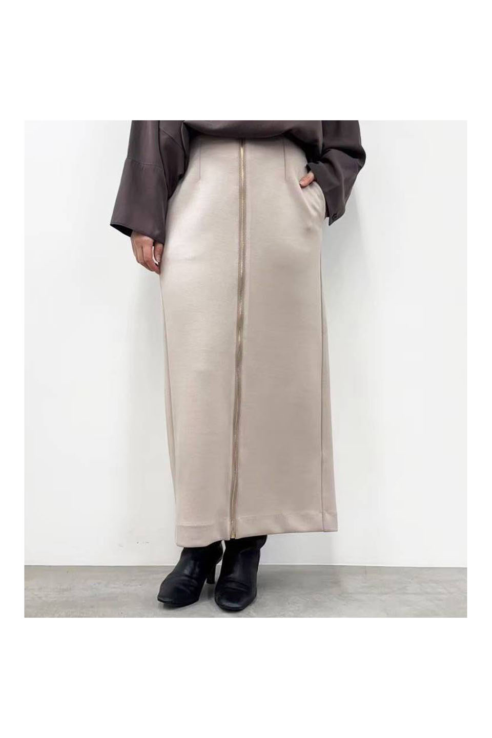 <span class="title">Skirt</span>