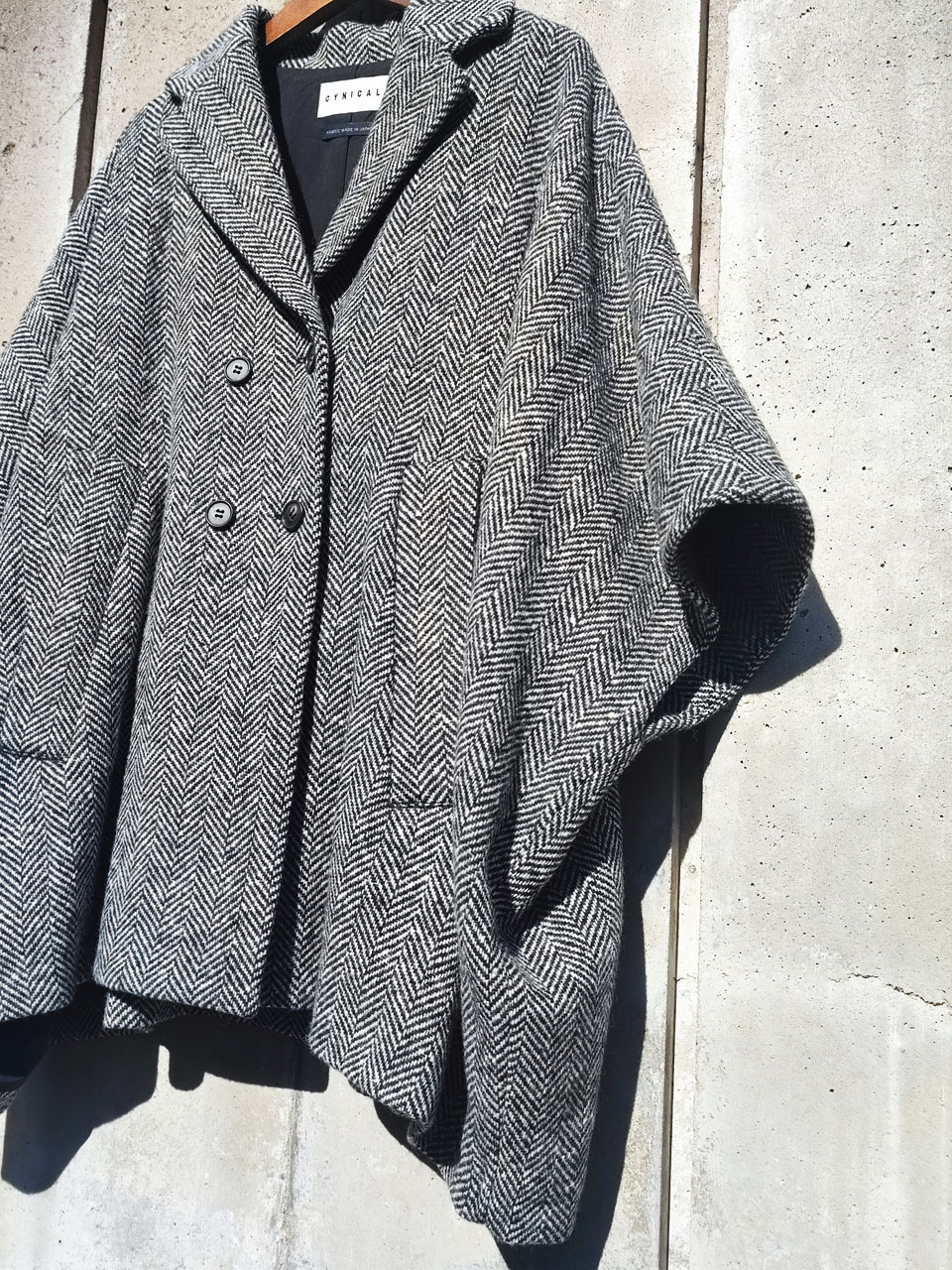 <span class="title">Coat , Vest</span>