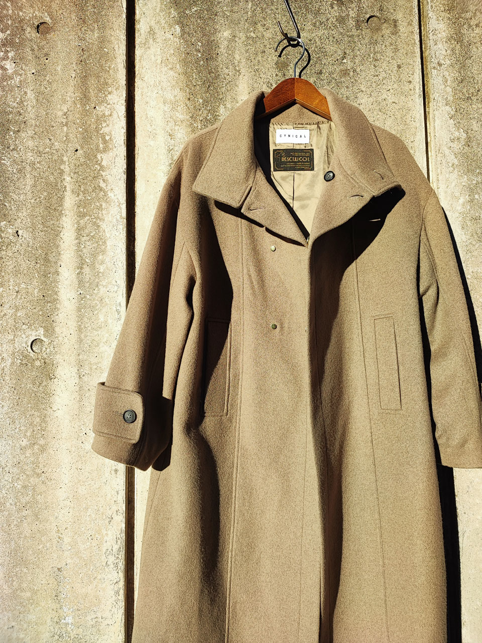 <span class="title">Coat</span>