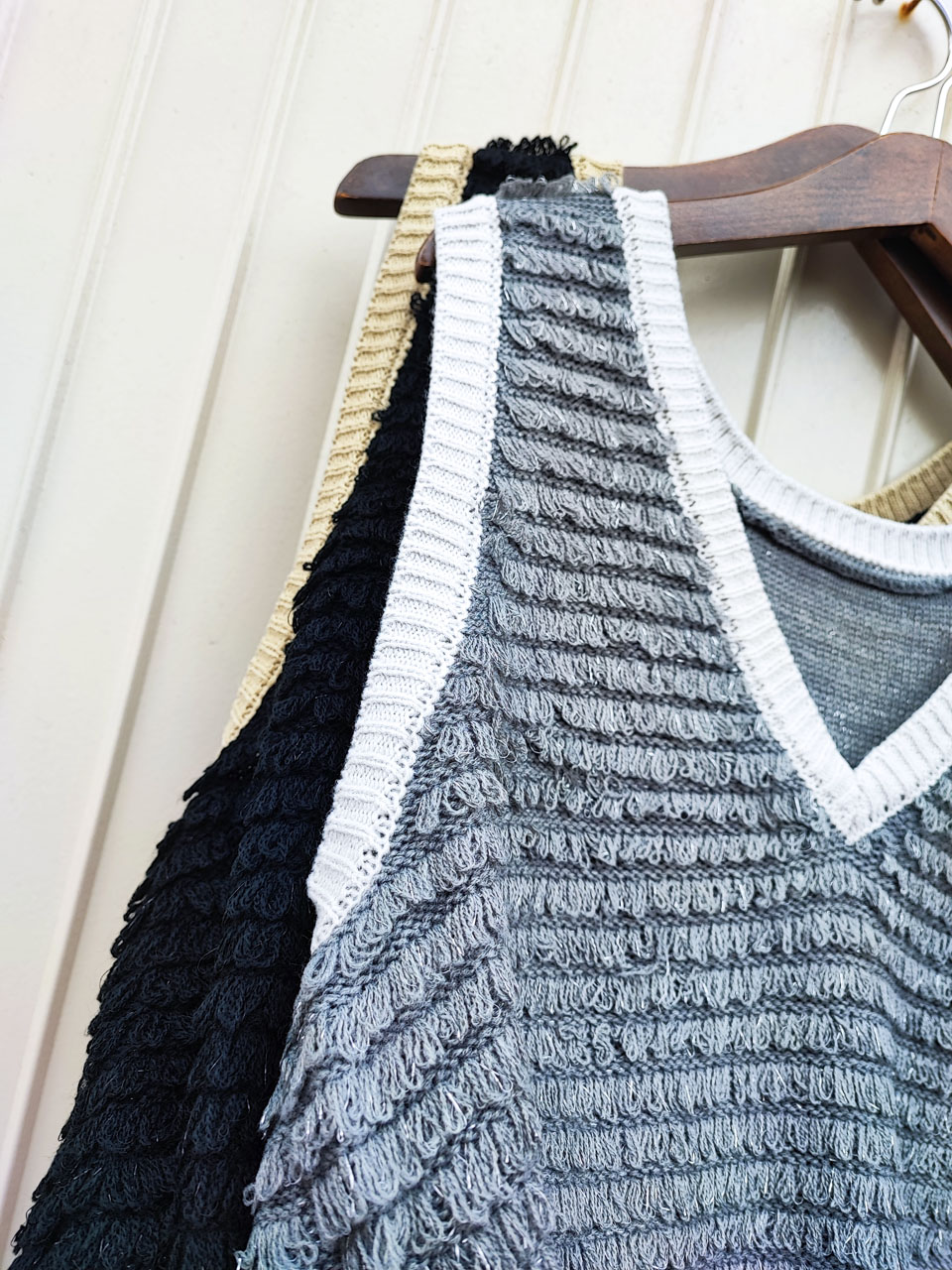 <span class="title">Vest</span>