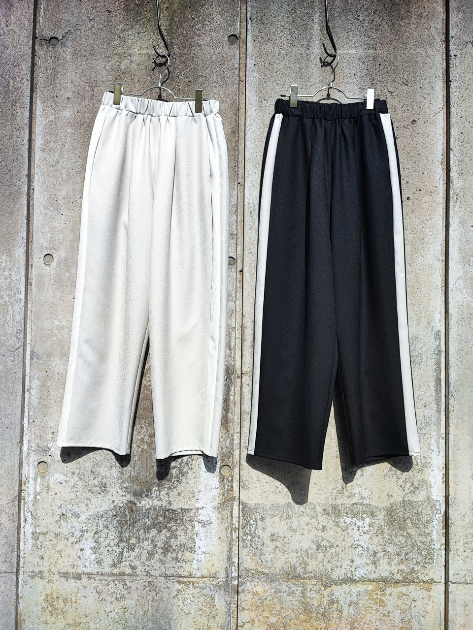 <span class="title">Pants</span>