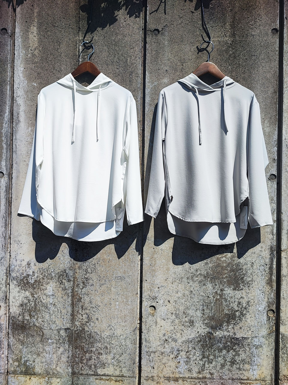 <span class="title">Hooded</span>