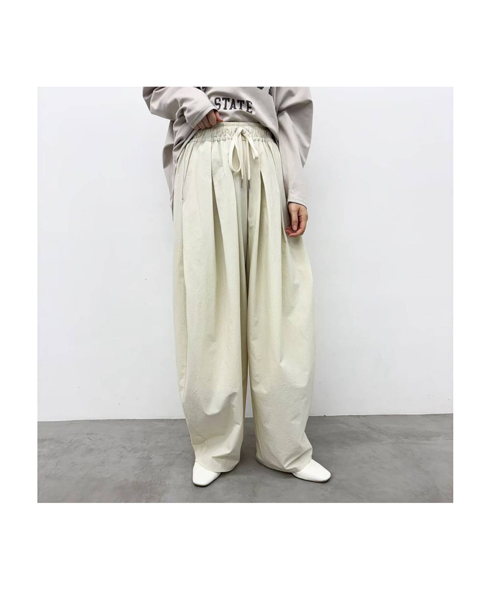 <span class="title">Pants</span>