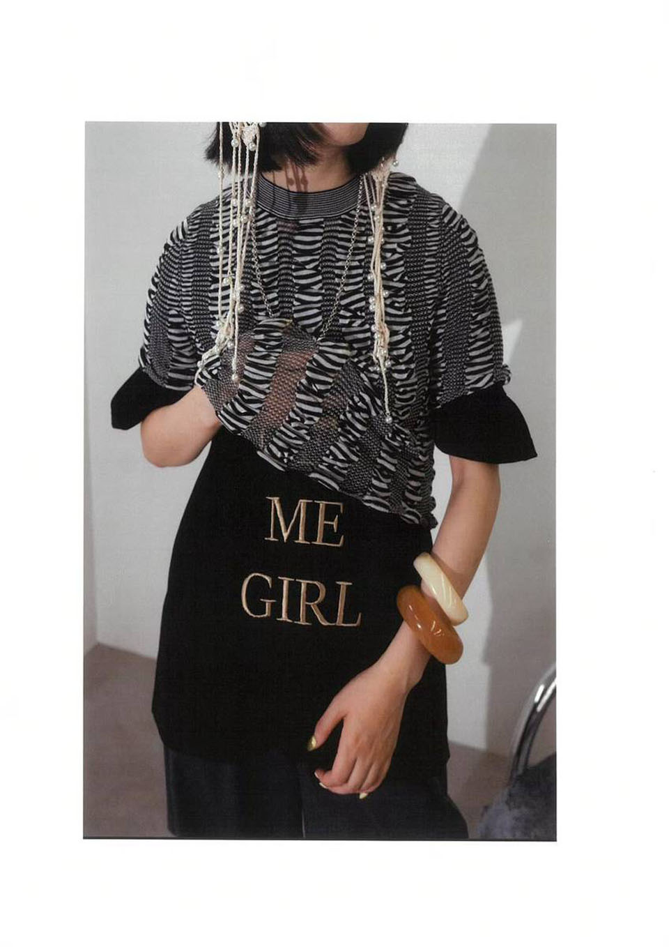 <span class="title">Border Wave Knit</span>