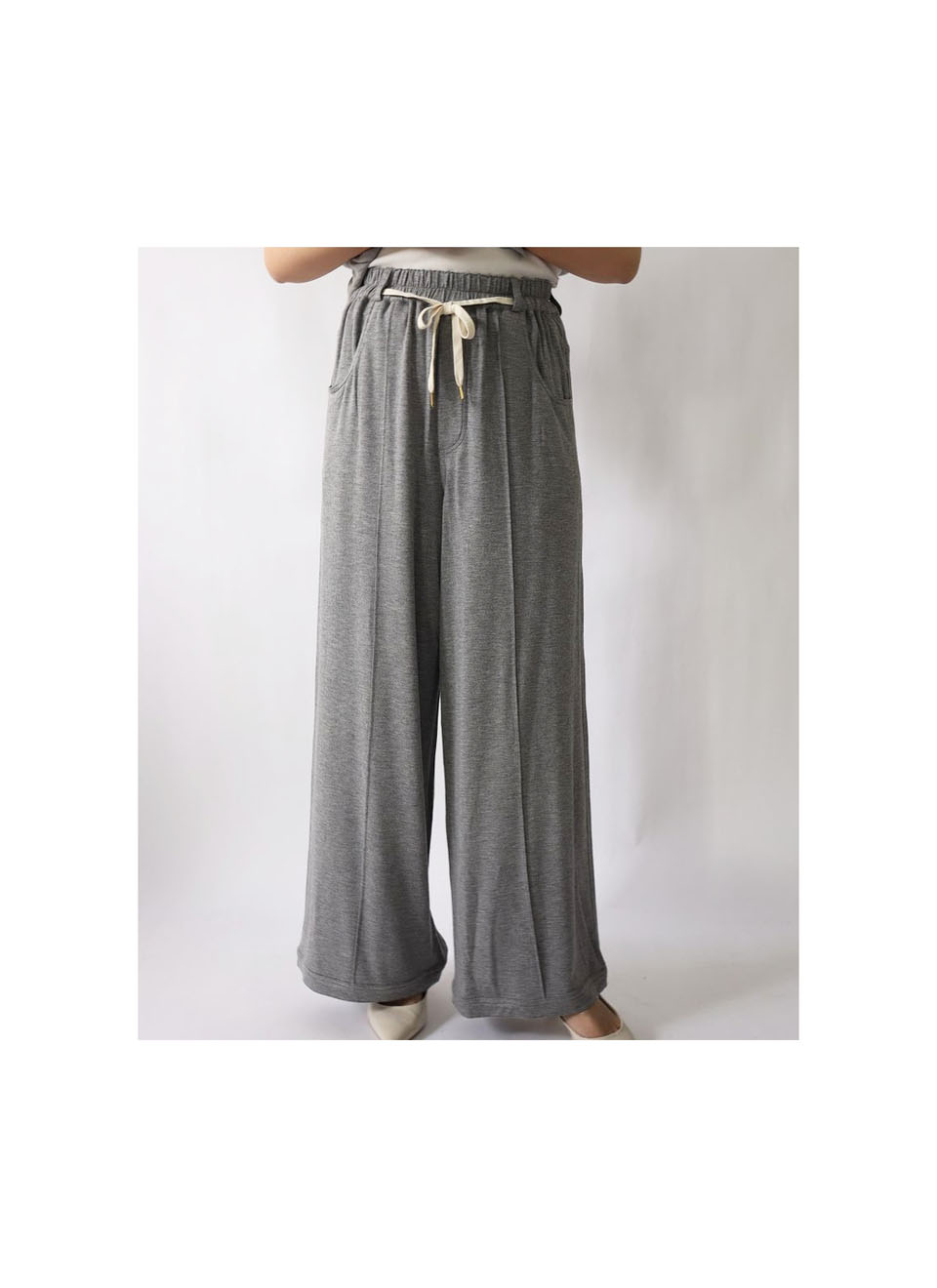 <span class="title">Pants</span>